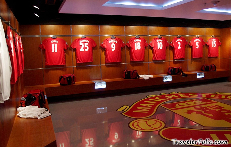 manchester-united-changing-room.jpg