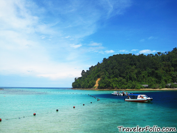 pulau-sapi-blue-sea | Travelerfolio - Travel & Lifestyle Blog Singapore