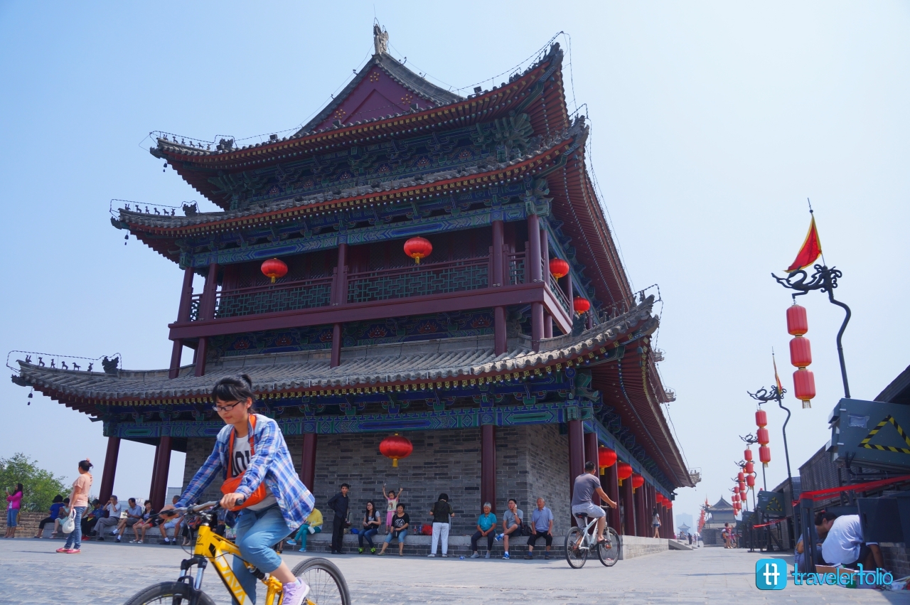 city-wall-xian-china-bicycle