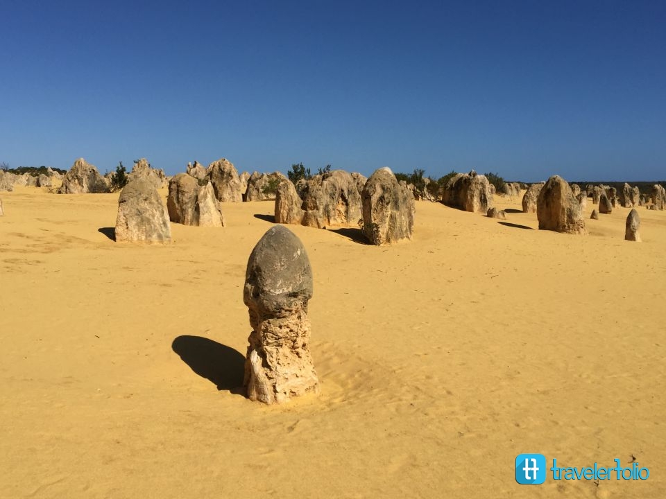 pinnacles-desert-pillar