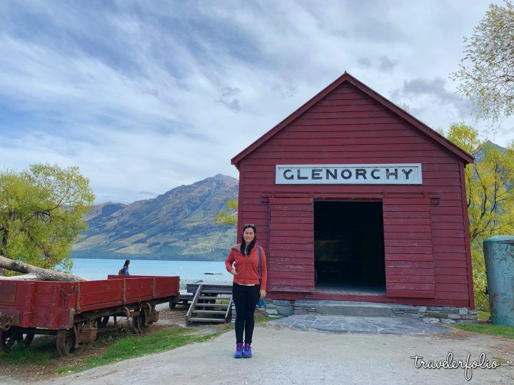 Glenorchy red boat shed