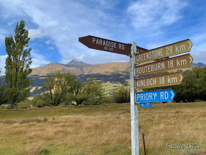 road sign to Paradise